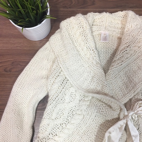 Rue 21 Cream Knit Sweater with Side Ribbon - Picture 4 of 6